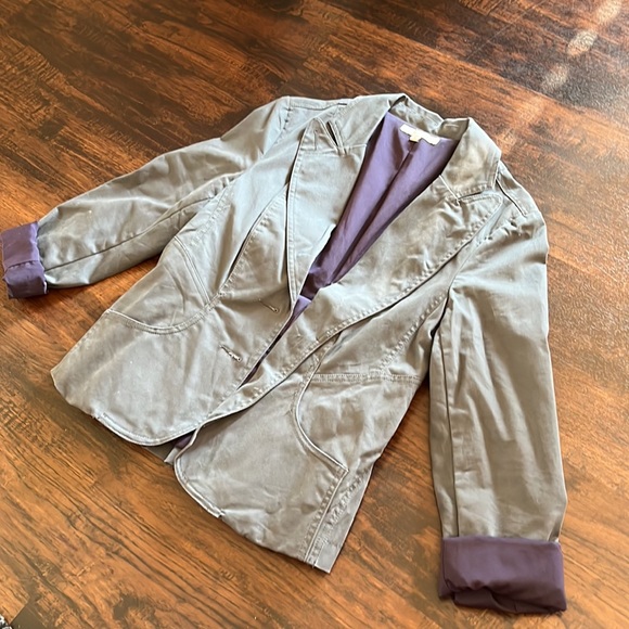 Cute grey RW&CO blazer with pleats - Picture 2 of 4